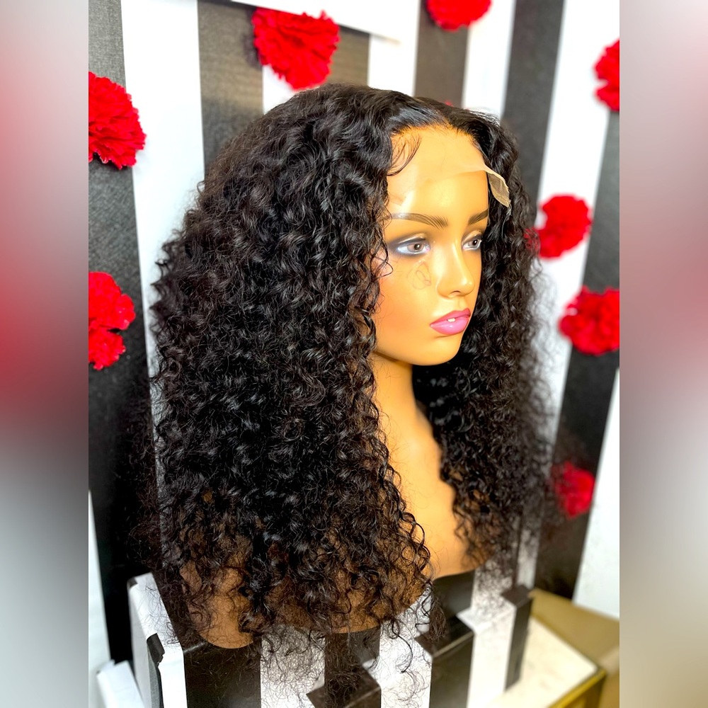 Deep wave curly 
5x5 lace closure curly  wig Human hair
24 inches